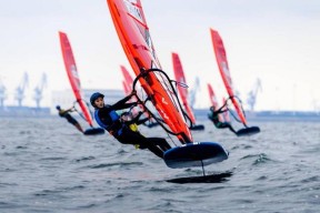 华体会hth-关于帆船比赛中最后关头超越，谁能夺冠？的信息