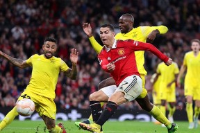 华体会官网-英格兰后卫肖接连解围阻止对手连续破门的简单介绍